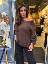 Offshoulder Trui "Knitted" Donkerbruin